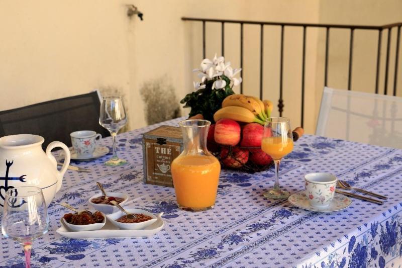 Mas D'Auzieres Bed & Breakfast Saint-Gilles  Ngoại thất bức ảnh