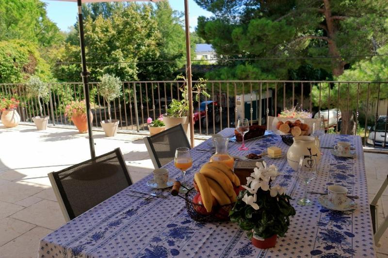 Mas D'Auzieres Bed & Breakfast Saint-Gilles  Ngoại thất bức ảnh